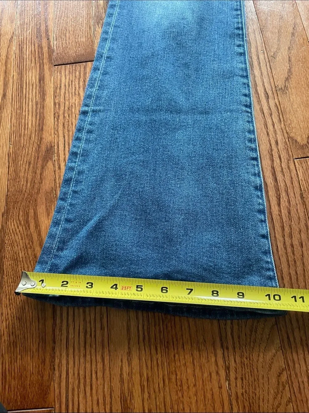 MOTHER The Weekender Layover Flare Jeans Medium Wash Women’s Sz 32